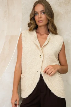 Amelia Vest