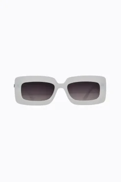 BLURRED SUNGLASSES