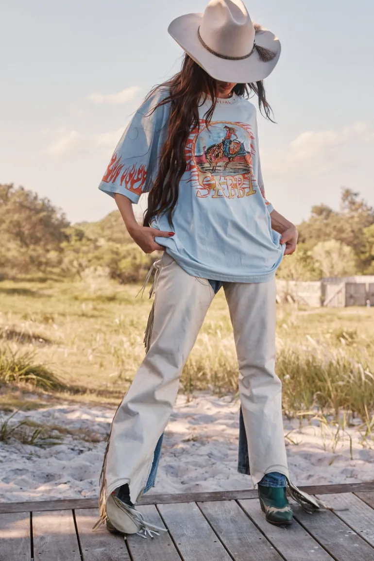 THE VERY OVERSIZED FLAMING COWBOY TEE - SKY