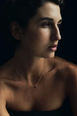 Venus Solitaire Necklace Garnet Gold
