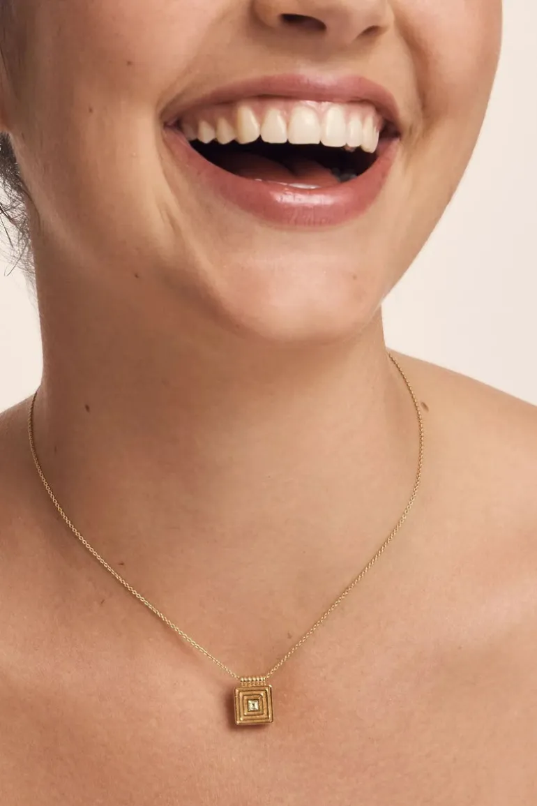 Verna Necklace Gold